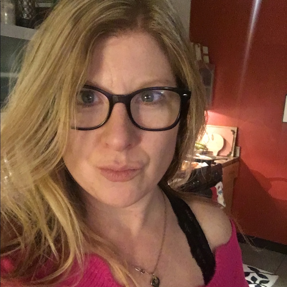 Meet your Posher, Cynthia